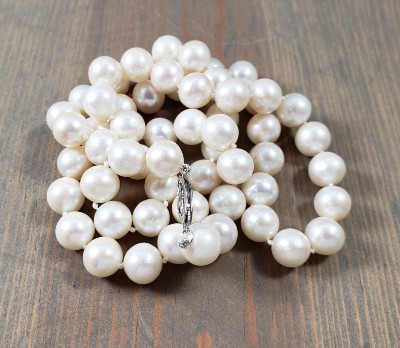 hand knotted freshwater pearl necklace