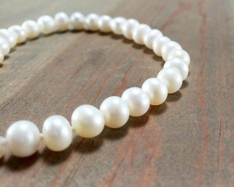 Classic hand knotted pearl bracelet BloomingOak Design