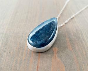 teardrop pendant