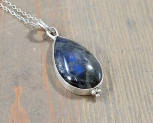 labradorite teardrop pendant