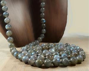 Long bead necklace no clasp