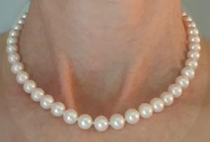 Pearl collar necklace