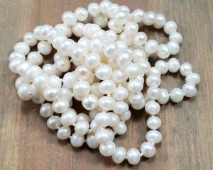 long endless pearl necklace