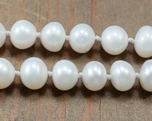 hand knotted pearl necklace