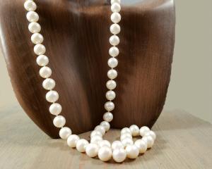 creamy ivory pearl necklace