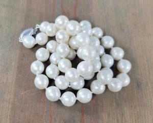 hand knotted pearl necklace