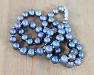 blue peacock pearl necklace