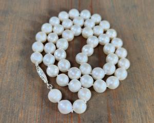 single strand pearls