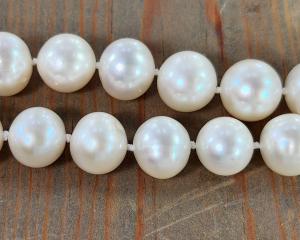 hand knotted pearl necklace