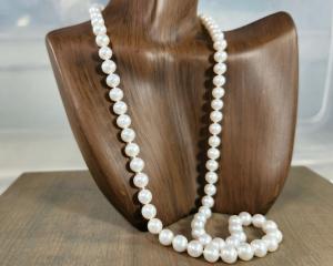 20 inches long pearl necklace
