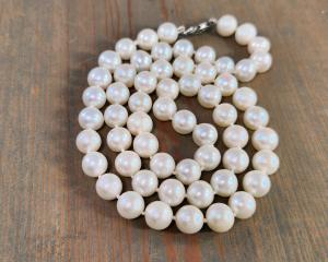 20 inch creamy white pearl necklace