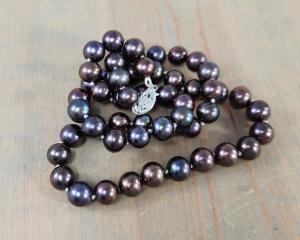 hand knotted pearl necklace
