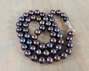 purple peacock pearl necklace