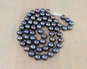 single strand pearl necklace