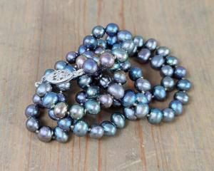 Off-round Peacock Pearl Necklace