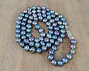 Off-round Peacock Pearl Necklace