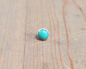 single silver post stud earring