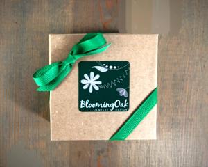 comes in Kraft gift box