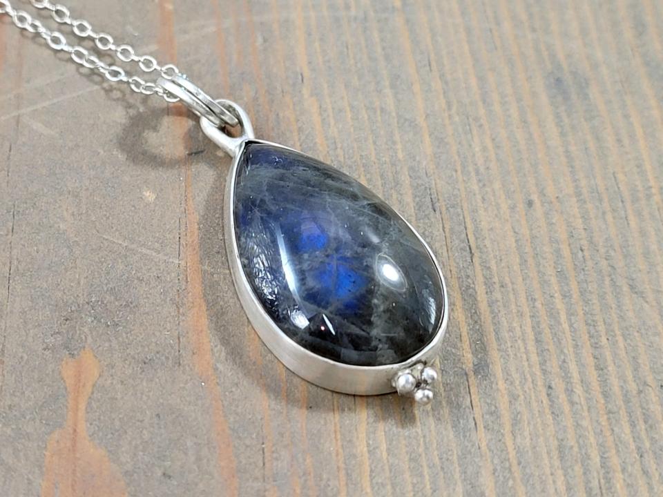labradorite teardrop pendant