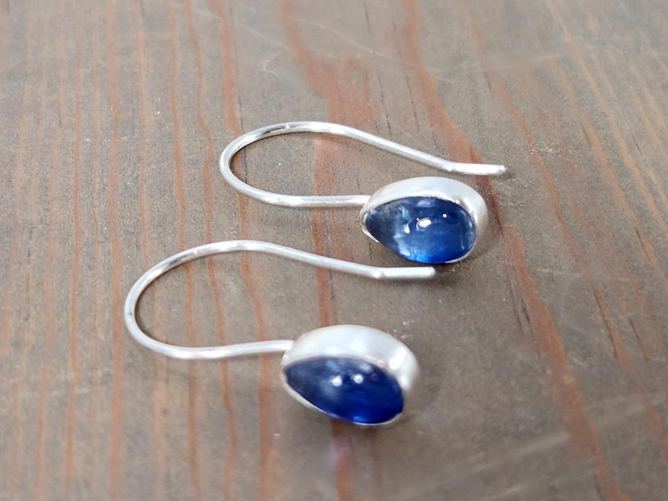 teardrop earrings