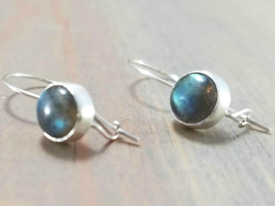 Elegant everyday earrings