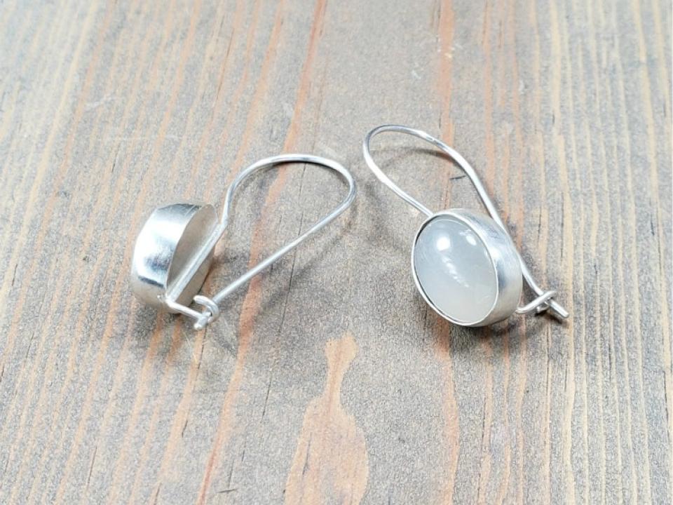 kidney wire earrings
