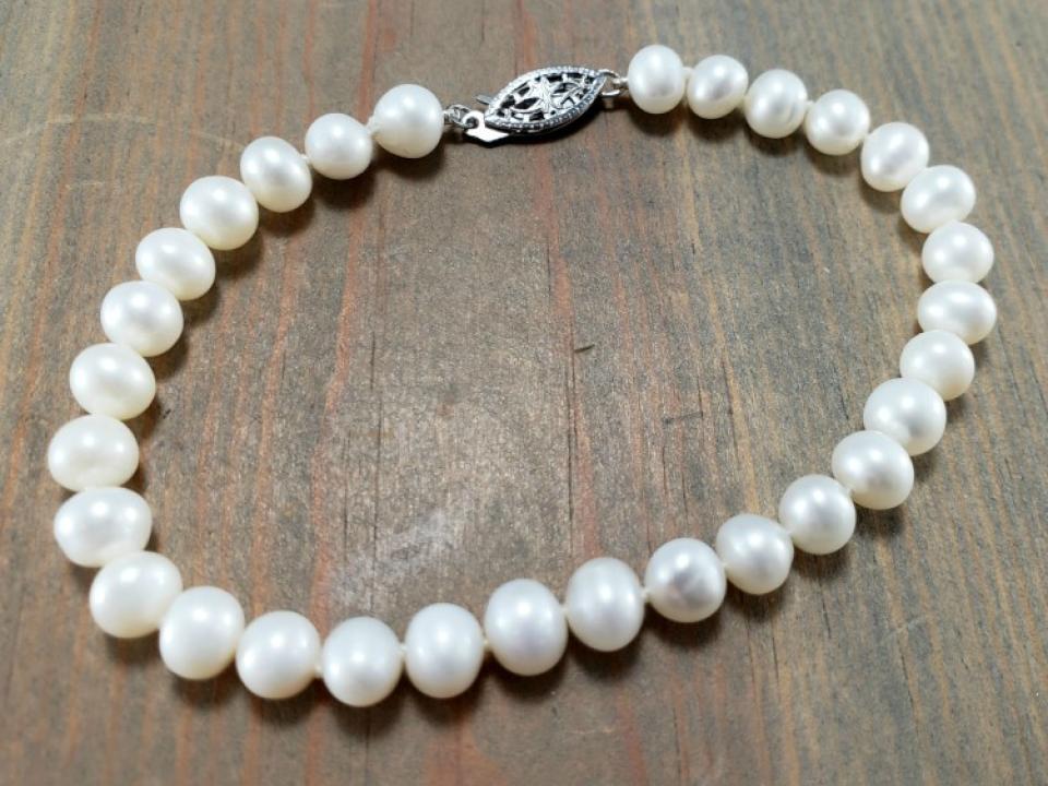 Timeless Bridal Pearl Jewelry