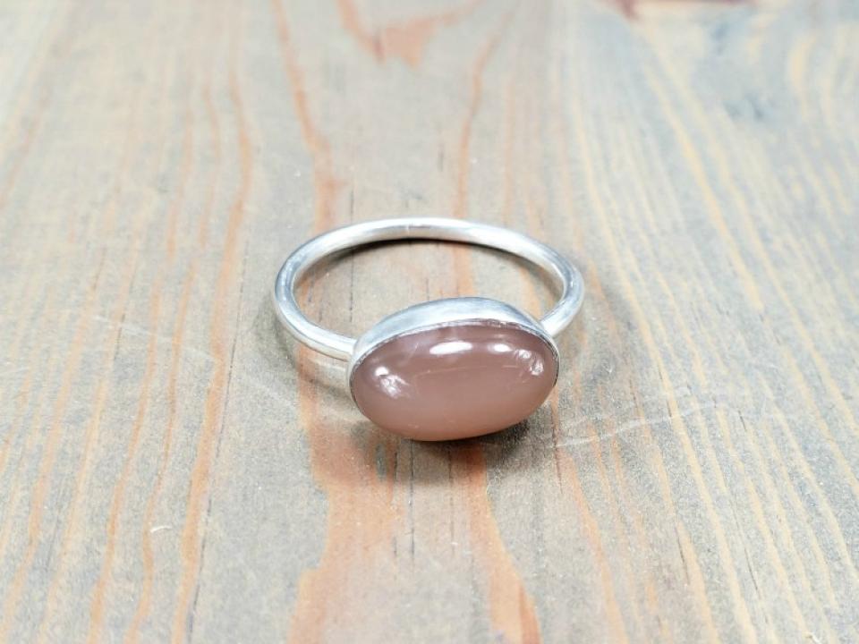 simple silver band ring