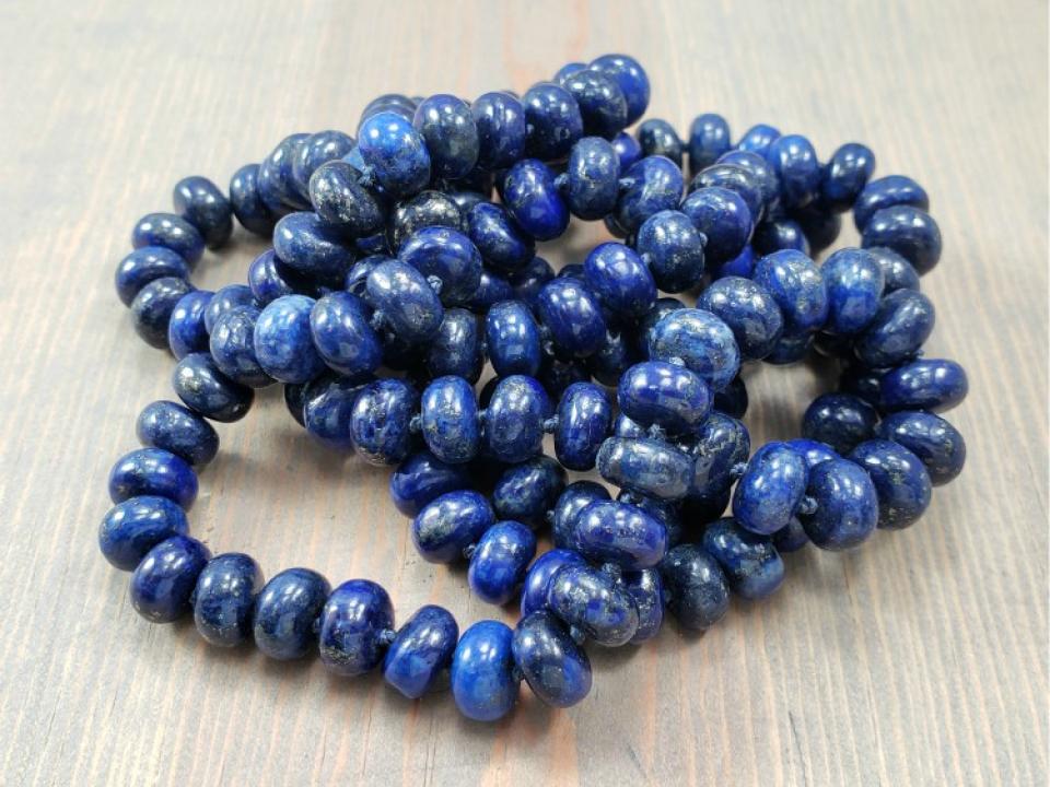 Blue lapis lazuli bead necklace