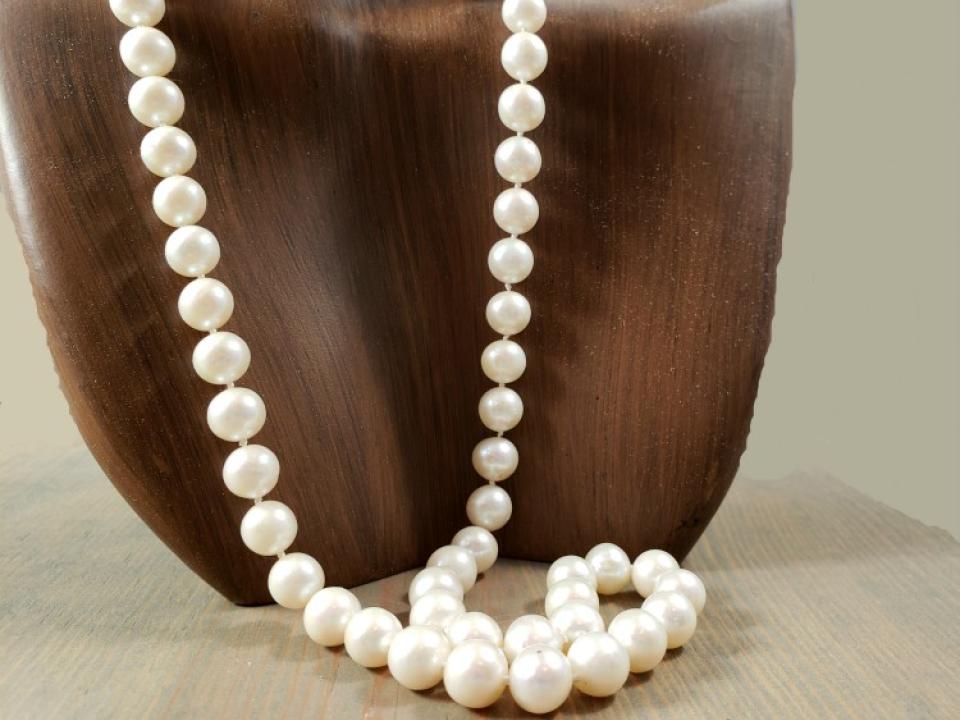 creamy ivory pearl necklace