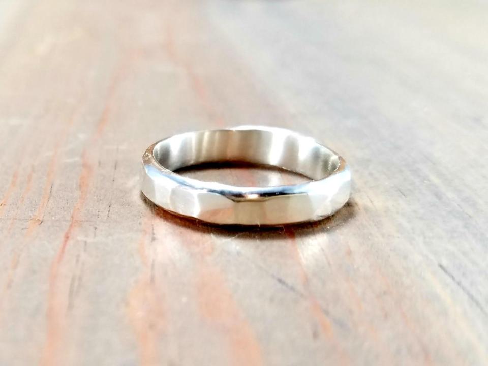 Mens Inexpensive Wedding Ring