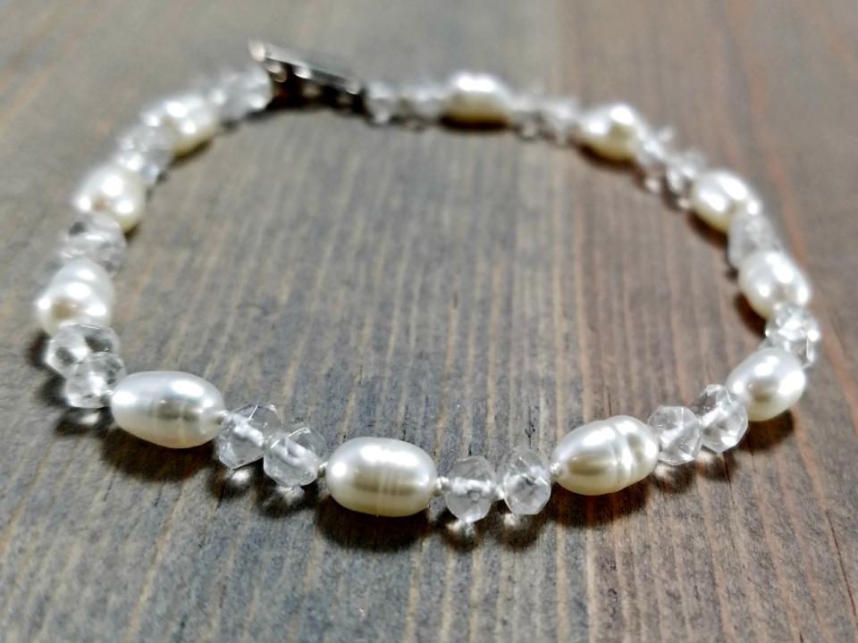 hand knotted pearl bracelet