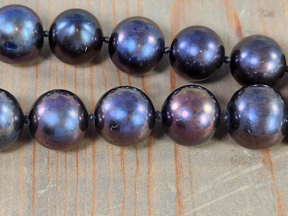 hand knotted peacock pearls