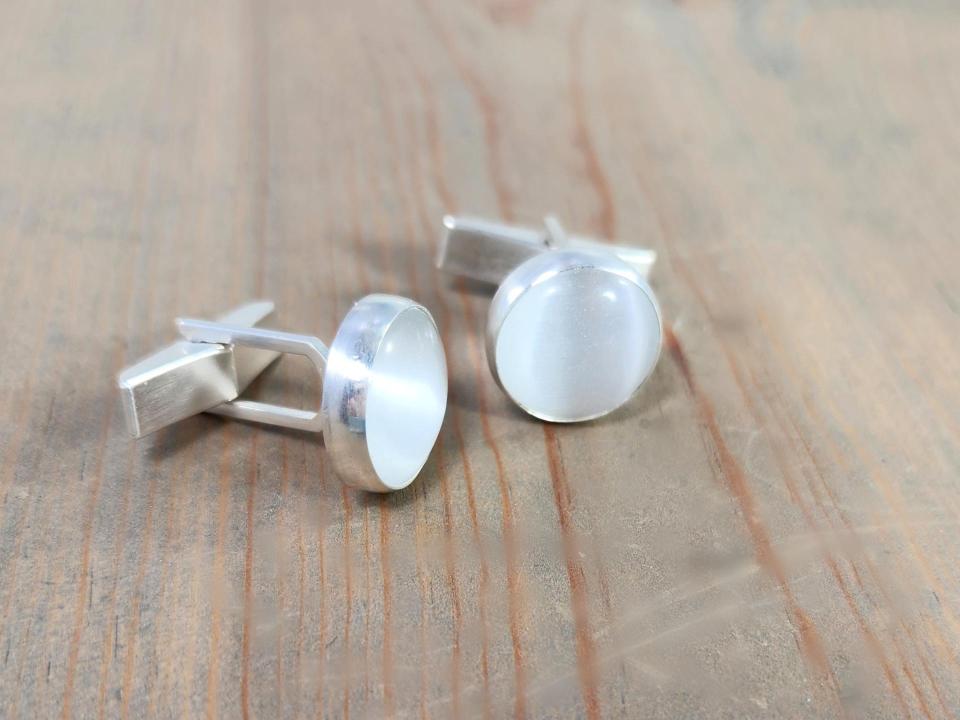 round white glass cufflinke