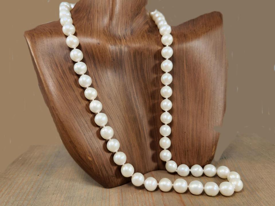18 inch white pearl necklace