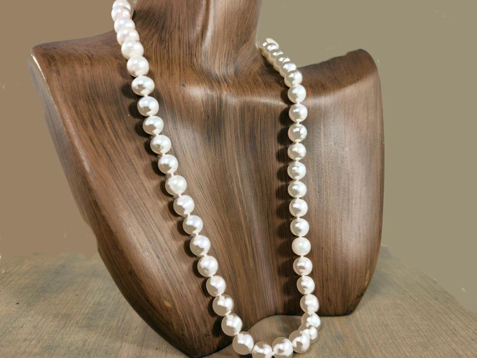 short 15-inch pearl necklace