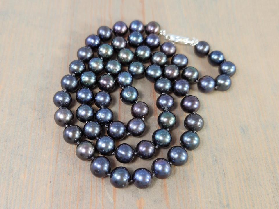 single strand pearl necklace