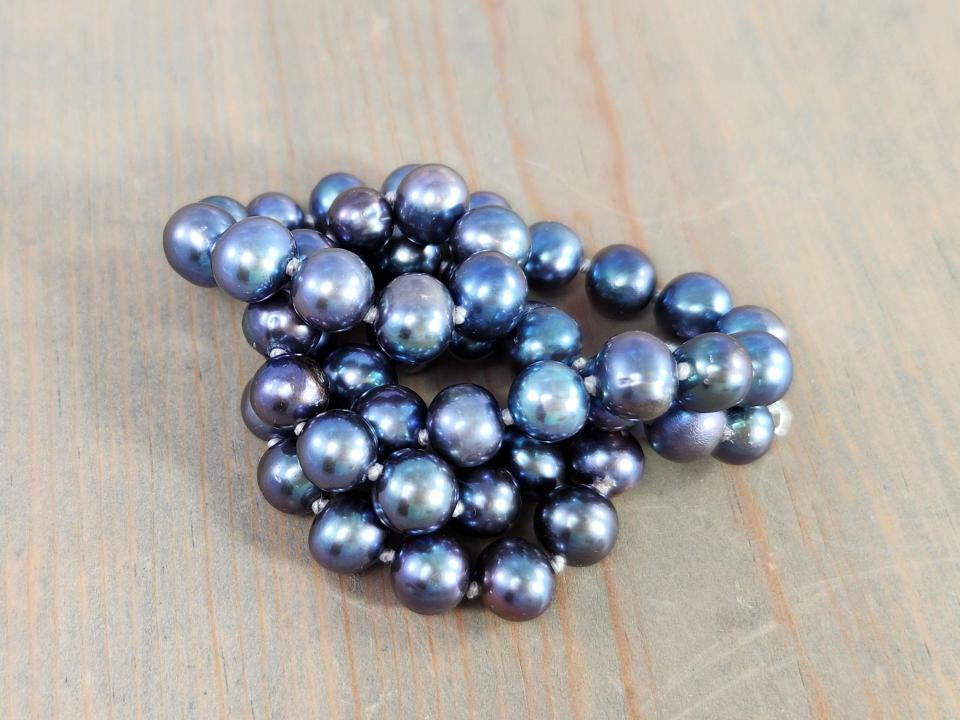 blue peacock pearl necklace