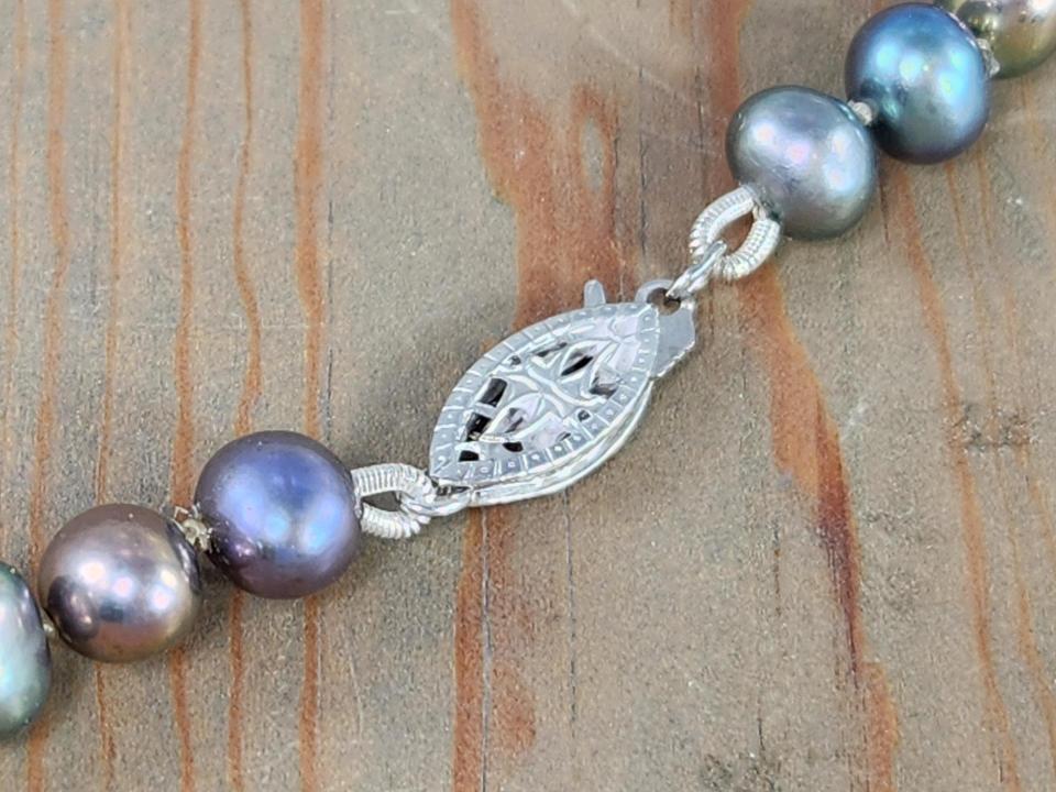 Off-round Peacock Pearl Necklace