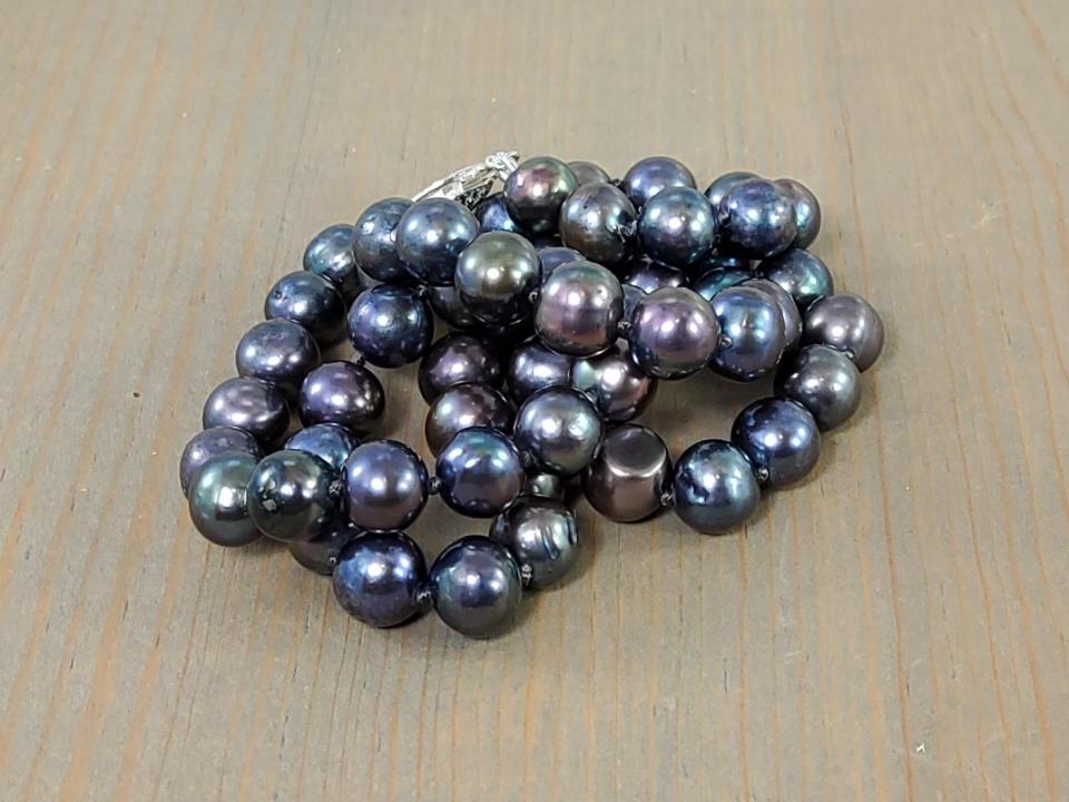 peacock pearl necklace