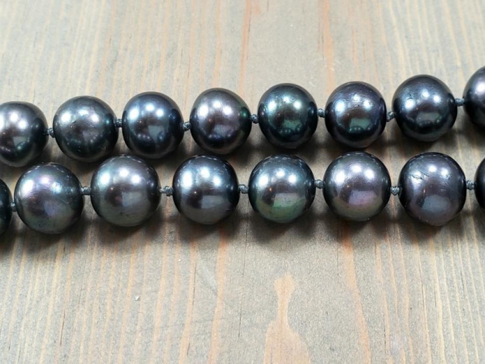 hand knotted peacock pearls