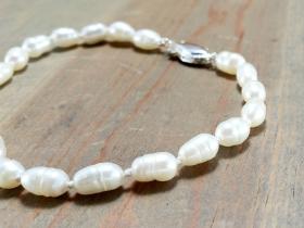 Classic Pearl Bracelet