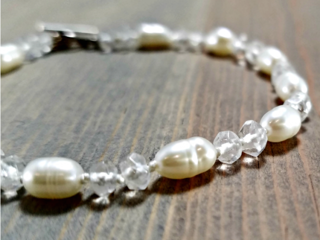 Hand Knotted White Pearl Bracelet with Quartz