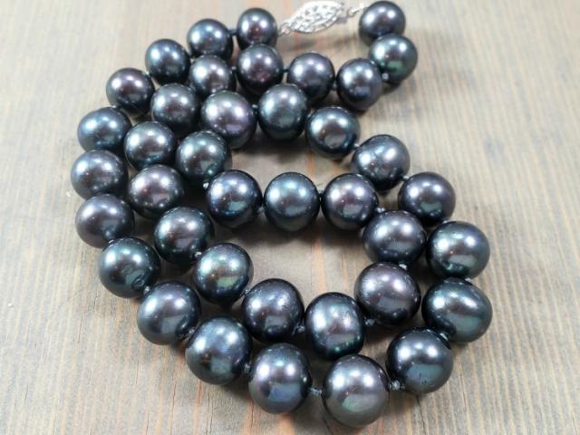 knotted peacock pearl choker